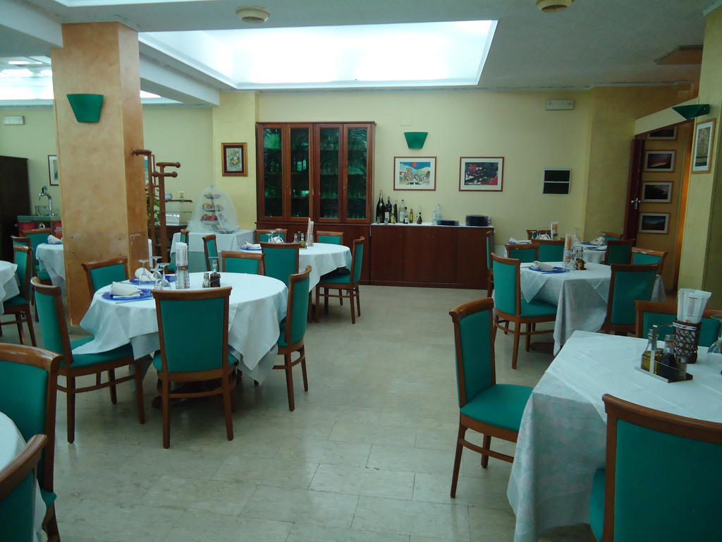 Hotel Ristorante Mommo Polistena Ngoại thất bức ảnh