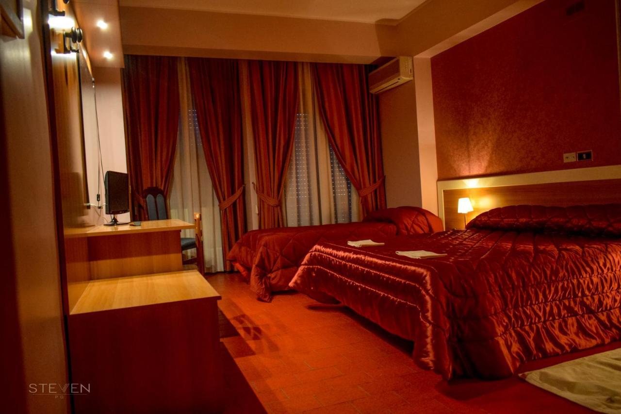 Hotel Ristorante Mommo Polistena Ngoại thất bức ảnh
